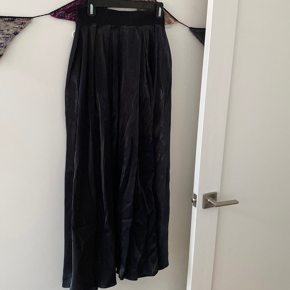 Mirror Room Black Maxi Skirt - Picture 1 of 7